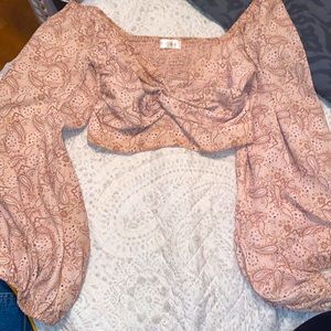 Vestique Front Knot Crop Too